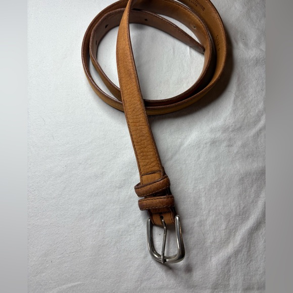 Full grain Cowhide. Cowhide lined Sz 40
Silver colored Buckle - Picture 2 of 7